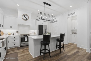 Stunning, like brand new home in Lake Caroline! This lovely Home - photo 10