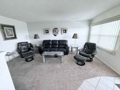 Welcome to this charming two-bedroom, one-and-a-half-bath - photo 6