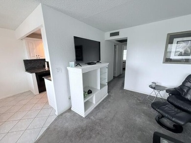 Welcome to this charming two-bedroom, one-and-a-half-bath - photo 7