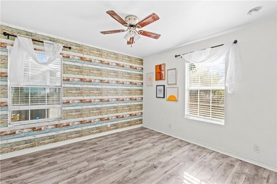 Welcome to 4905 Willowbrook! A charming home perfectly - photo 11