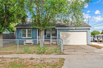 Welcome to 4905 Willowbrook! A charming home perfectly - photo 14