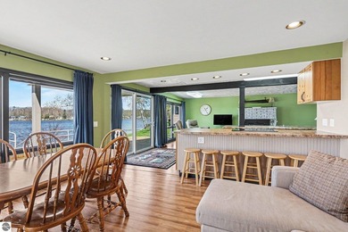 MOTIVATED SELLER!!!!!TURNKEY LAKEFRONT HOME ON ALL SPORTS LONG - photo 14