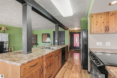 MOTIVATED SELLER!!!!!TURNKEY LAKEFRONT HOME ON ALL SPORTS LONG - photo 17