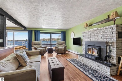 MOTIVATED SELLER!!!!!TURNKEY LAKEFRONT HOME ON ALL SPORTS LONG - photo 18