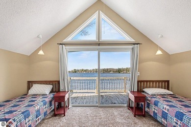 MOTIVATED SELLER!!!!!TURNKEY LAKEFRONT HOME ON ALL SPORTS LONG - photo 29