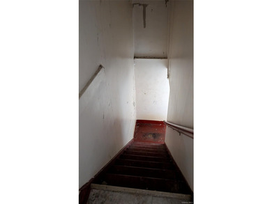 Multifamily building in need of gut renovation. Seven units - photo 6