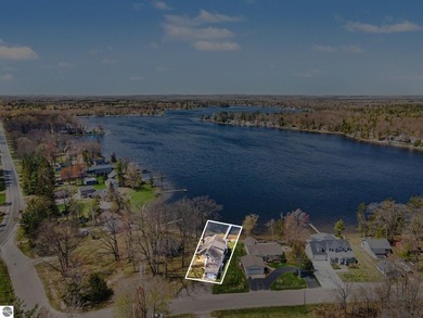 MOTIVATED SELLER!!!!!TURNKEY LAKEFRONT HOME ON ALL SPORTS LONG - photo 50