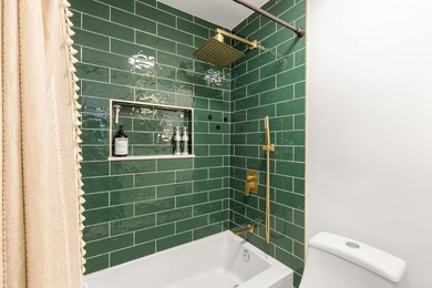 Fully Remodeled Coastal Townhome Just Minutes from the Beach! - photo 14