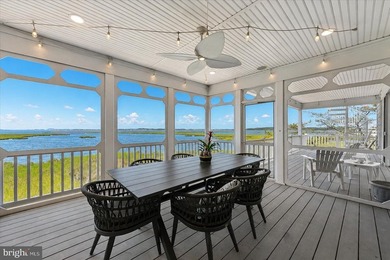 Perfectly positioned along the bay just moments from the beaches - photo 19