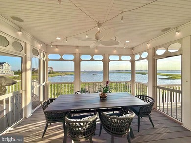 Perfectly positioned along the bay just moments from the beaches - photo 21