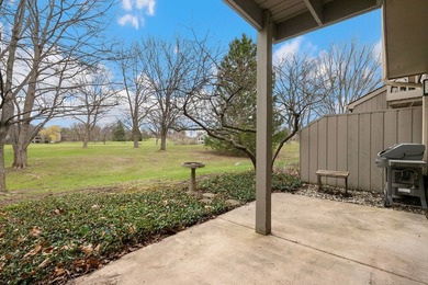 Beautifully renovated 2-bedroom, 2.5-bath townhouse in - photo 21