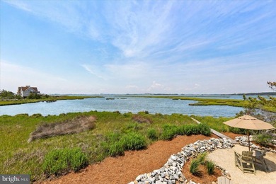 Perfectly positioned along the bay just moments from the beaches - photo 25