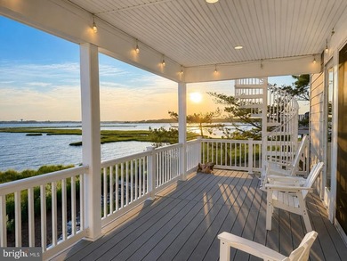 Perfectly positioned along the bay just moments from the beaches - photo 26