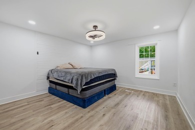 Welcome home to your little piece of paradise East of 17! Just - photo 28