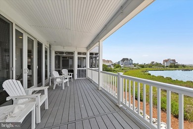 Perfectly positioned along the bay just moments from the beaches - photo 28
