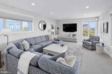 Perfectly positioned along the bay just moments from the beaches - photo 31