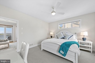 Perfectly positioned along the bay just moments from the beaches - photo 37