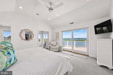 Perfectly positioned along the bay just moments from the beaches - photo 42