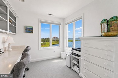 Perfectly positioned along the bay just moments from the beaches - photo 45