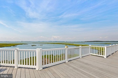 Perfectly positioned along the bay just moments from the beaches - photo 50