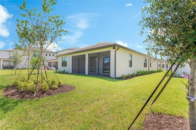 Welcome to Oak Tree, Pulte's premier gated community, offering - photo 3