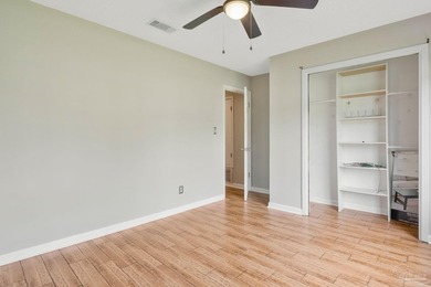 Discover the perfect blend of convenience and comfort in this - photo 32