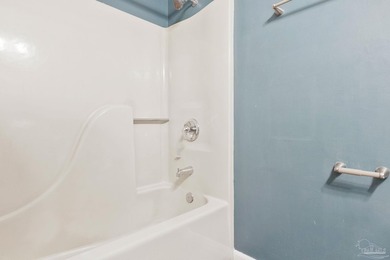 Discover the perfect blend of convenience and comfort in this - photo 35