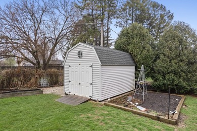 537 Erma Drive is a sprawling ranch home located within the - photo 36