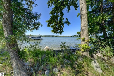 Create your dream home on this exceptional 0.70-acre waterfront - photo 8