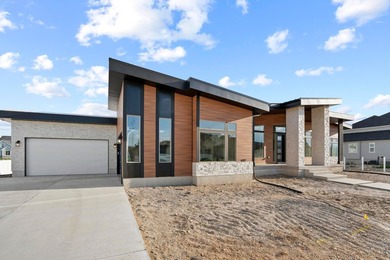 Welcome to this Ultra Modern home with amazing roof lines. Not - photo 5