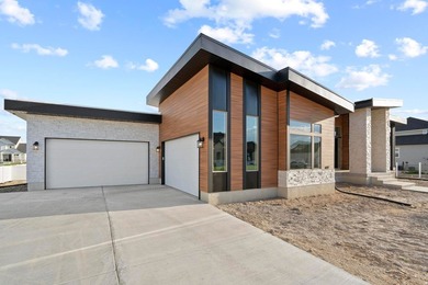 Welcome to this Ultra Modern home with amazing roof lines. Not - photo 6