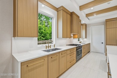 Stunning custom new construction offering over 6,000 sq ft of - photo 19