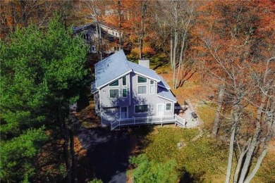 Dresser Lake Home For Sale in Coolbaugh Pennsylvania