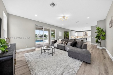GORGEOUS LAKE FRONT HOME IN THE HIGHLY DESIRABLE GATED COMMUNITY - photo 27