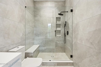 Stunning custom new construction offering over 6,000 sq ft of - photo 27