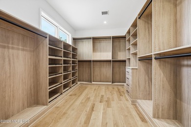 Stunning custom new construction offering over 6,000 sq ft of - photo 31