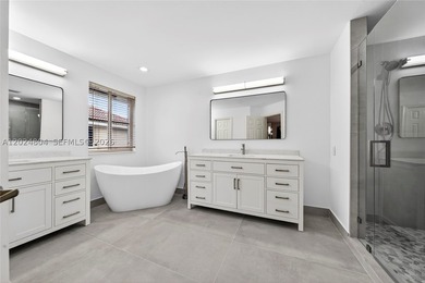 GORGEOUS LAKE FRONT HOME IN THE HIGHLY DESIRABLE GATED COMMUNITY - photo 35