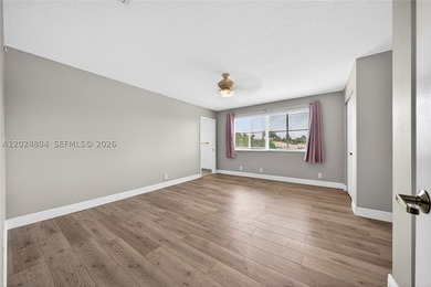 GORGEOUS LAKE FRONT HOME IN THE HIGHLY DESIRABLE GATED COMMUNITY - photo 37