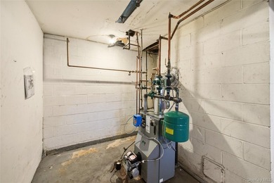 Opportunity knocks in Kings Park with this 3-bedroom, 1-bathroom - photo 22
