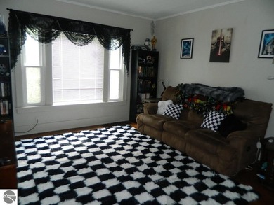 2 RESIDENCES, ONE A UP AND DOWN DUPLEX AND A SEPERATE BUNGALOW - photo 4