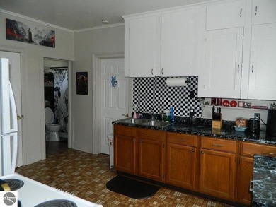 2 RESIDENCES, ONE A UP AND DOWN DUPLEX AND A SEPERATE BUNGALOW - photo 5