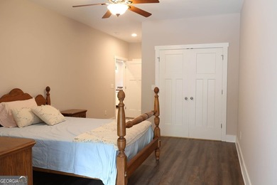 Welcome home to this amazing townhouse inside the city limits of - photo 37