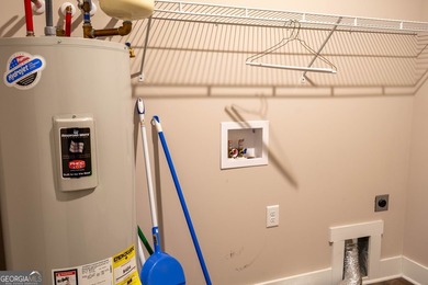 Welcome home to this amazing townhouse inside the city limits of - photo 39