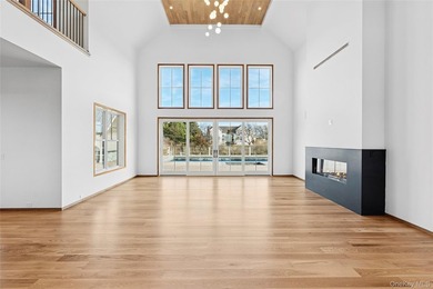 Private dockage with direct bay access. Waterfront estate just - photo 3
