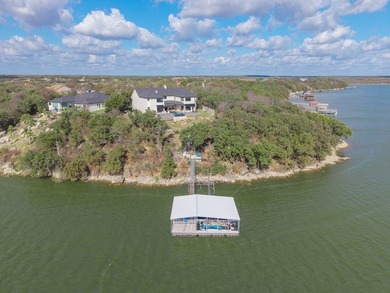 SPECTACULAR 2024 BUILDER'S DREAM WATERFRONT RETREAT IN GATED OAK - photo 44