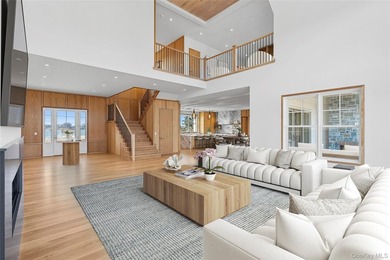 Private dockage with direct bay access. Waterfront estate just - photo 8