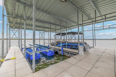SPECTACULAR 2024 BUILDER'S DREAM WATERFRONT RETREAT IN GATED OAK - photo 52