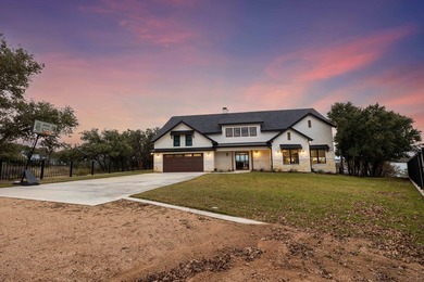SPECTACULAR 2024 BUILDER'S DREAM WATERFRONT RETREAT IN GATED OAK - photo 58