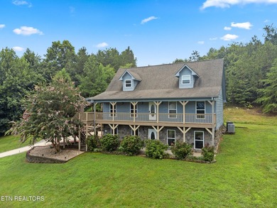Beautiful Three Bedroom three and a half bath Lakeview and Lake - photo 9