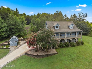 Beautiful Three Bedroom three and a half bath Lakeview and Lake - photo 10